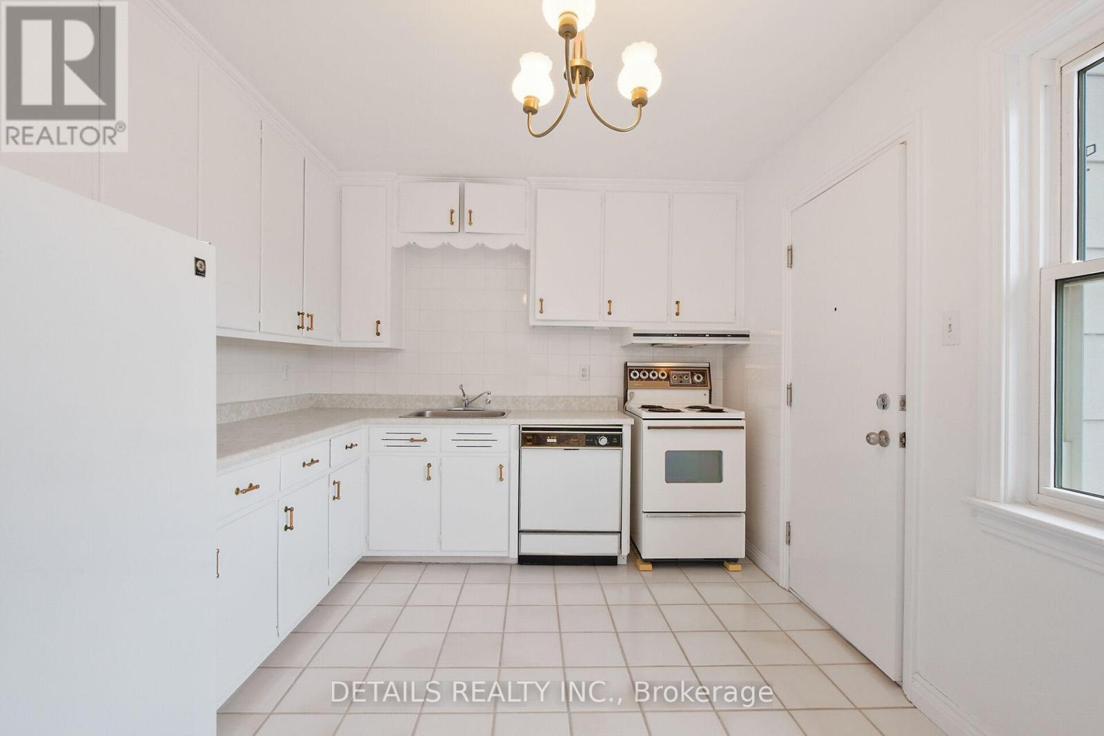 












309 CURRELL AVENUE

,
Ottawa,




Ontario
K1Z7J7

