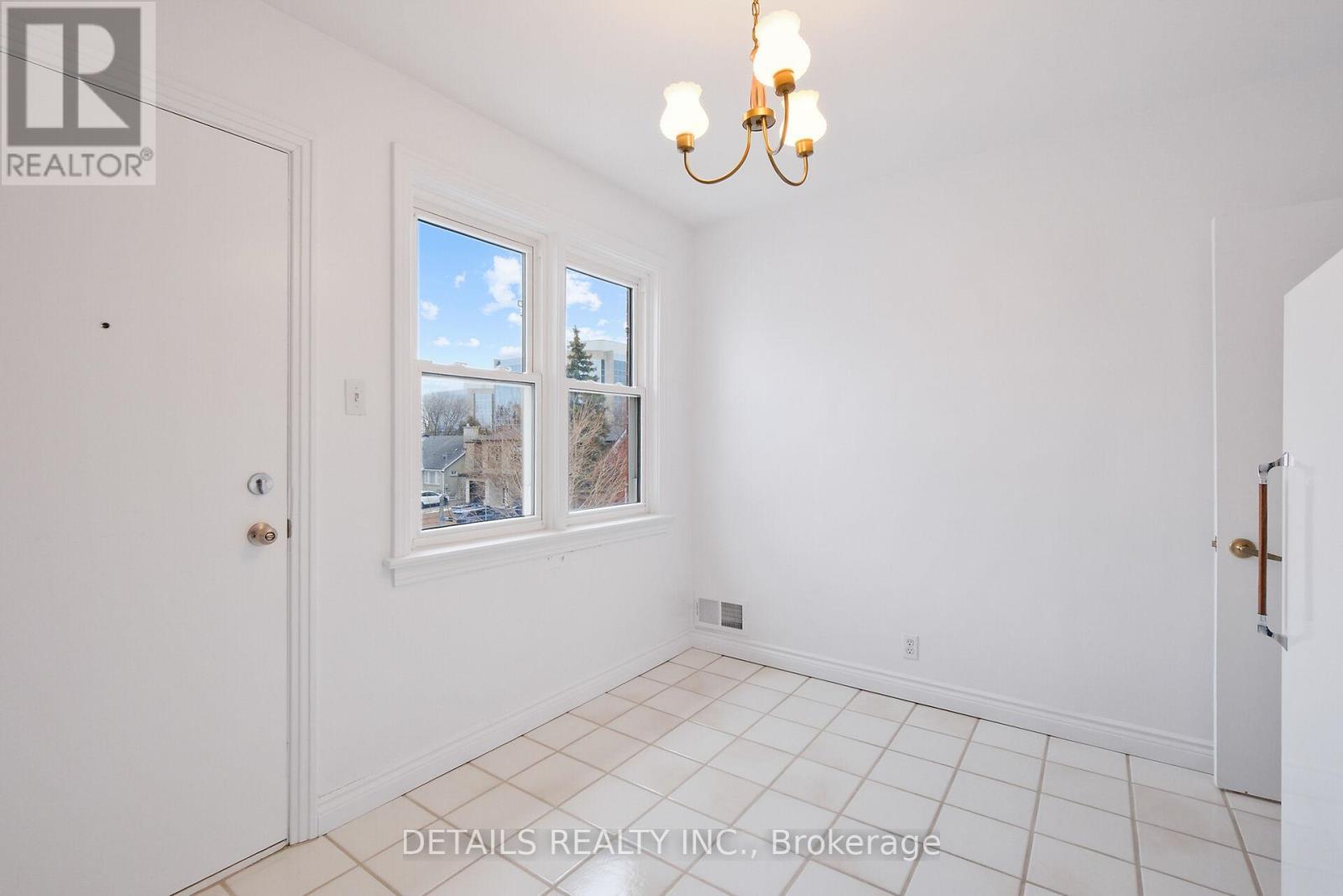 












309 CURRELL AVENUE

,
Ottawa,




Ontario
K1Z7J7

