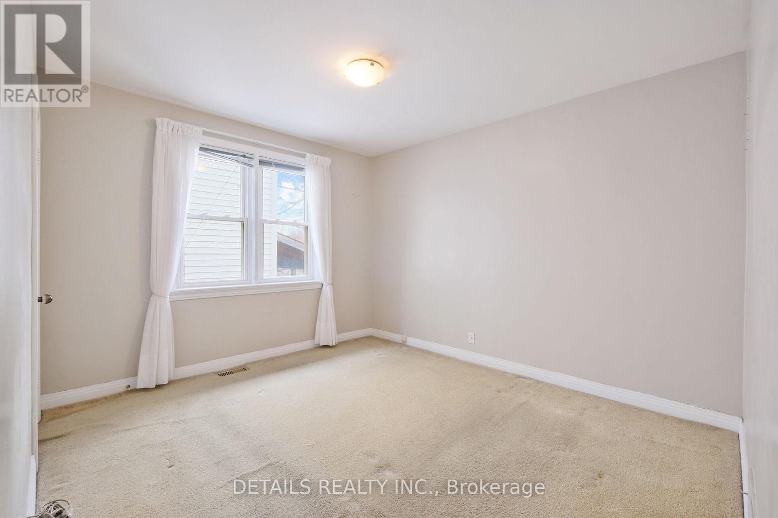 












309 CURRELL AVENUE

,
Ottawa,




Ontario
K1Z7J7

