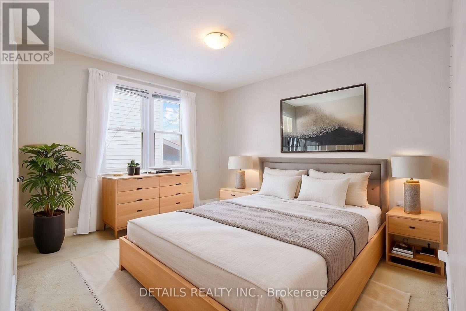 












309 CURRELL AVENUE

,
Ottawa,




Ontario
K1Z7J7

