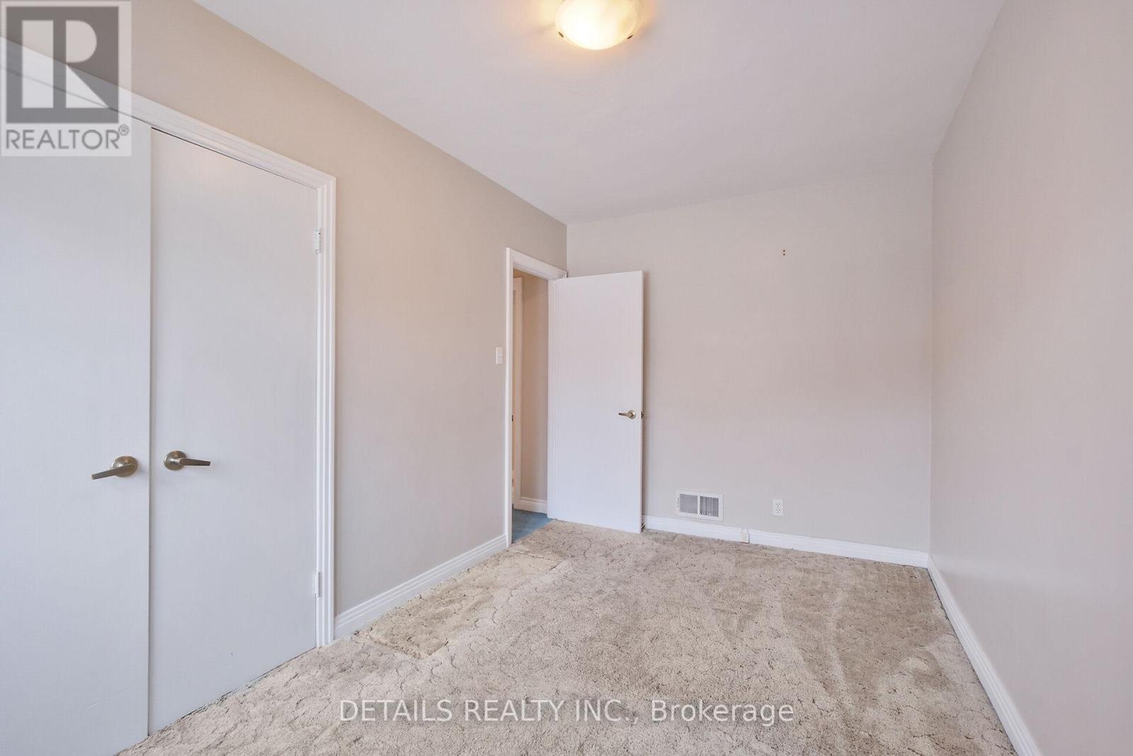 












309 CURRELL AVENUE

,
Ottawa,




Ontario
K1Z7J7

