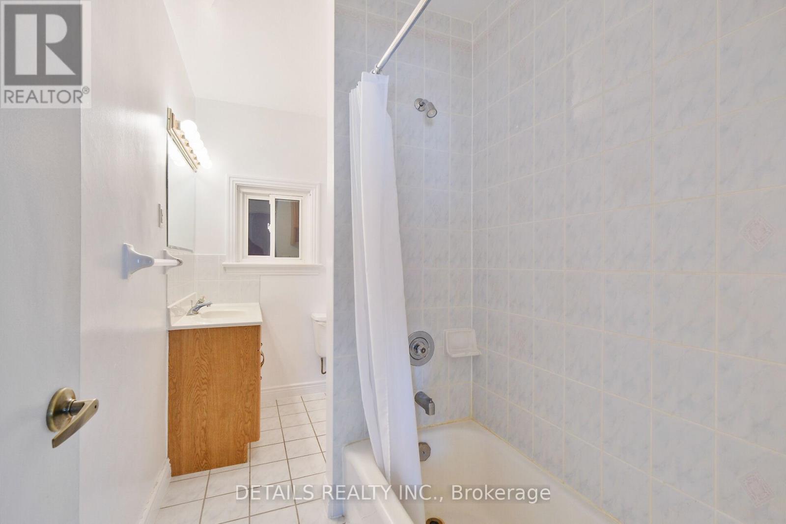 












309 CURRELL AVENUE

,
Ottawa,




Ontario
K1Z7J7

