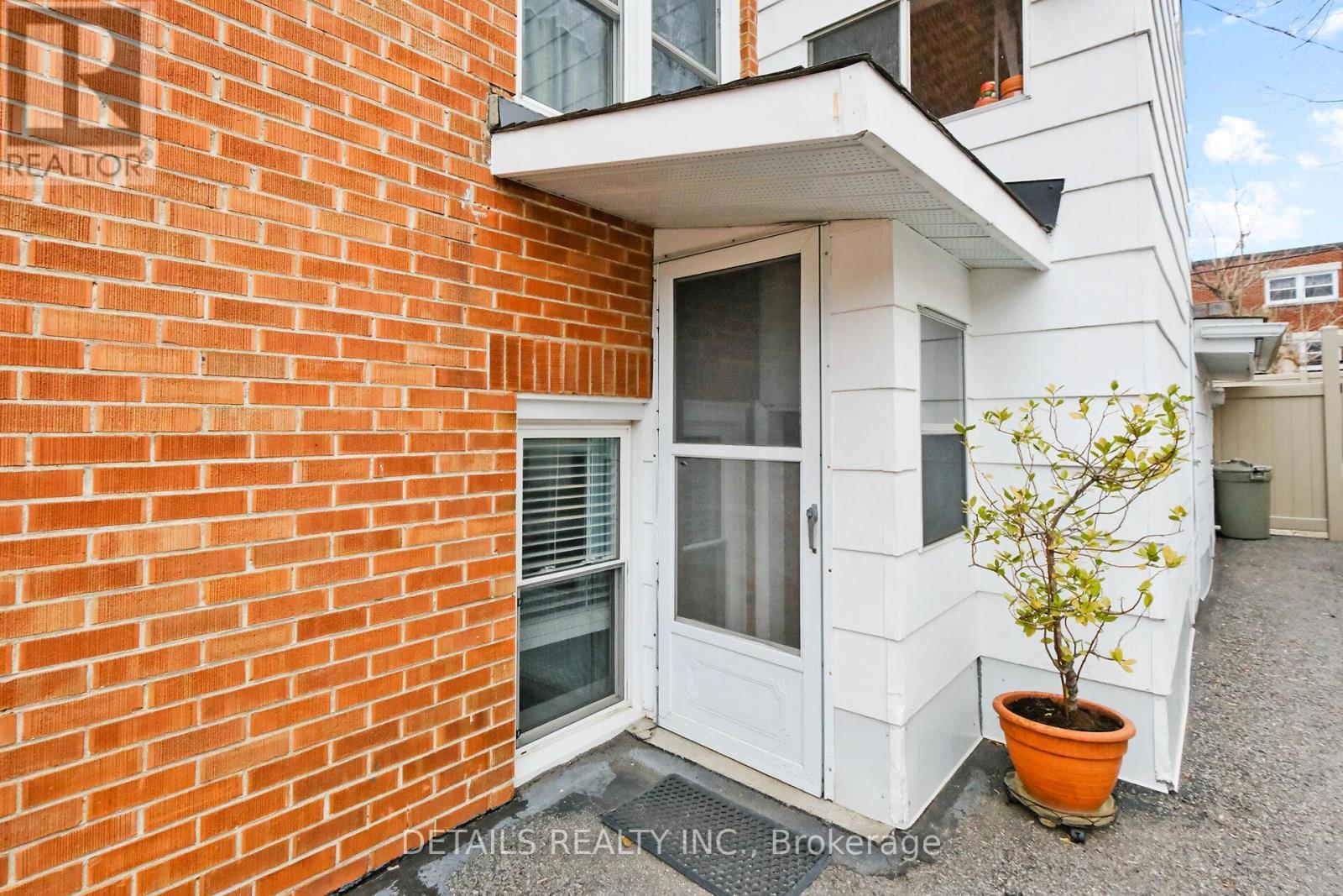 












309 CURRELL AVENUE

,
Ottawa,




Ontario
K1Z7J7

