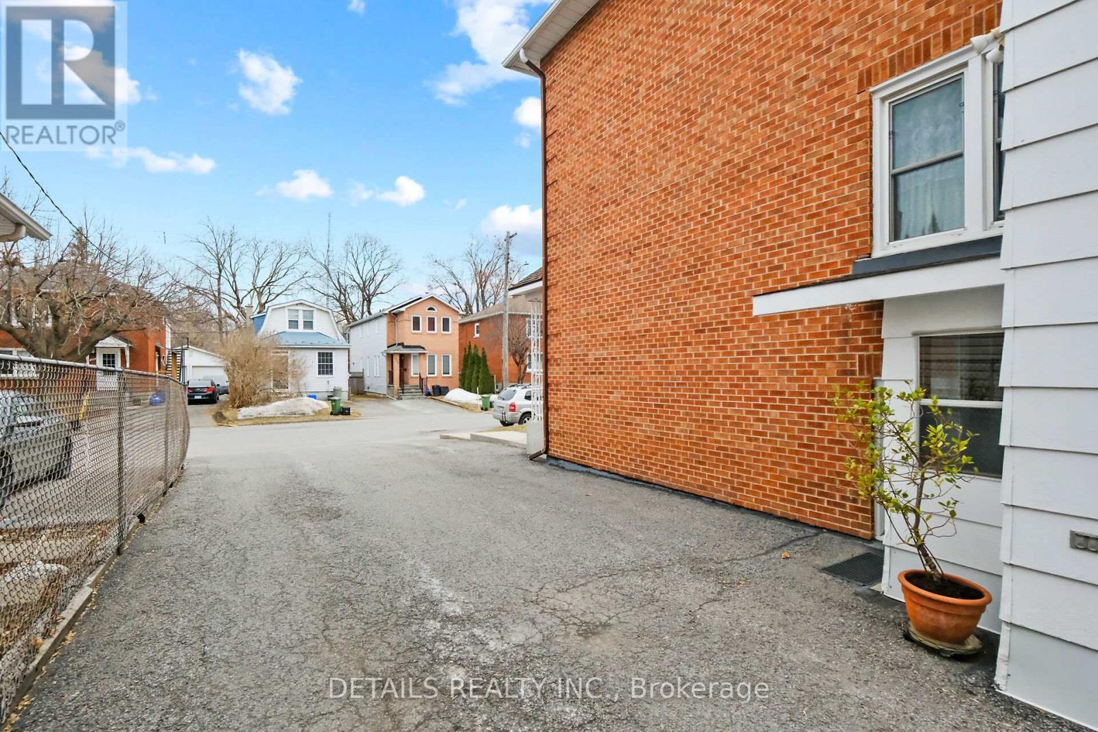 












309 CURRELL AVENUE

,
Ottawa,




Ontario
K1Z7J7

