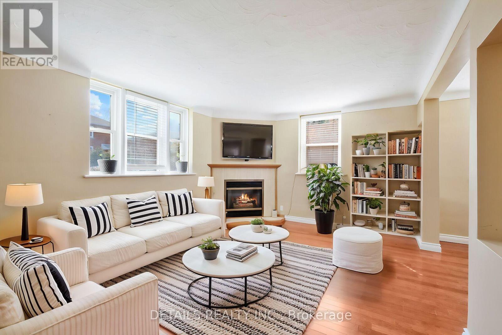 












309 CURRELL AVENUE

,
Ottawa,




Ontario
K1Z7J7

