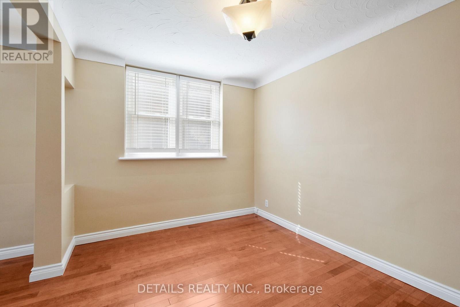 












309 CURRELL AVENUE

,
Ottawa,




Ontario
K1Z7J7


