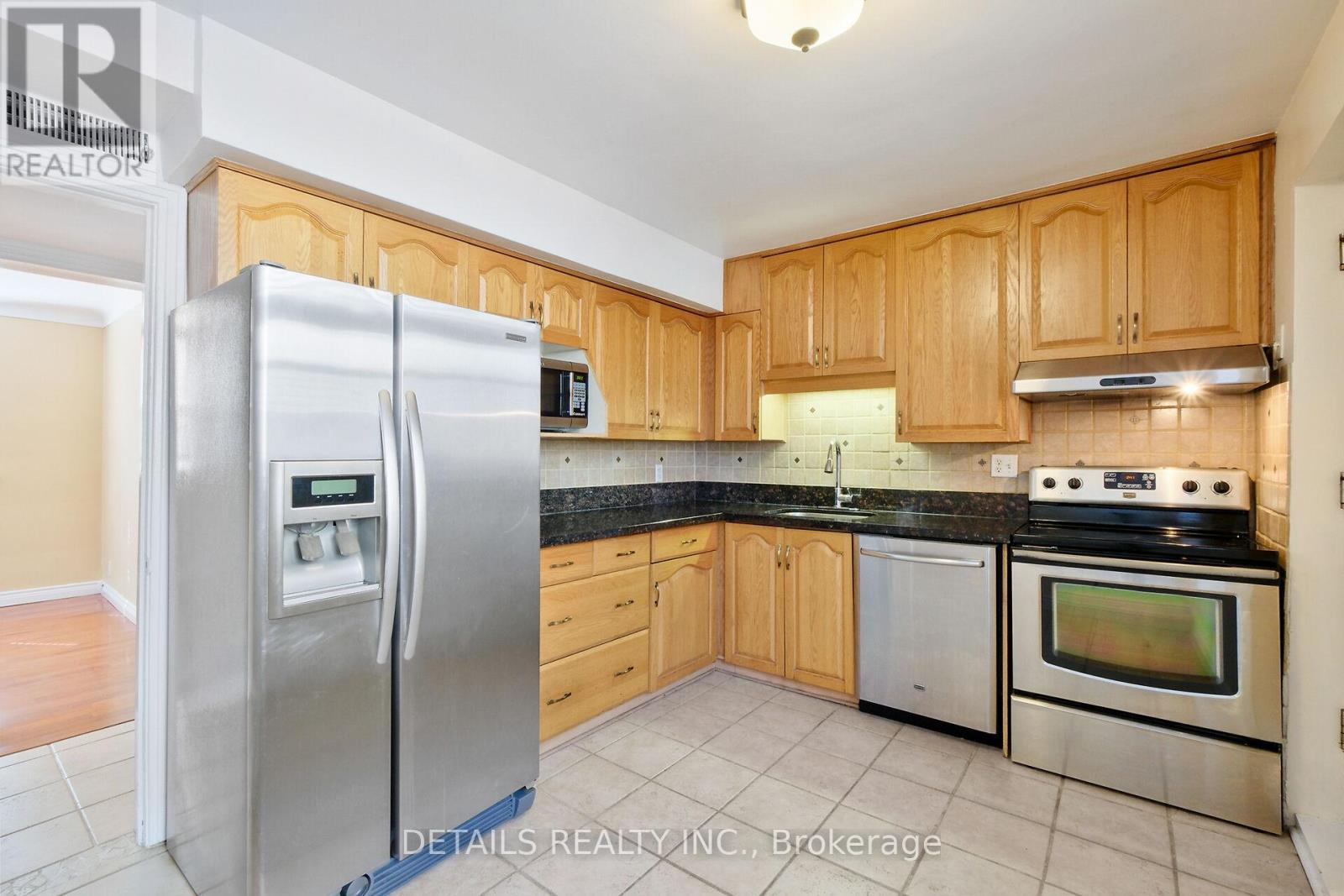 












309 CURRELL AVENUE

,
Ottawa,




Ontario
K1Z7J7


