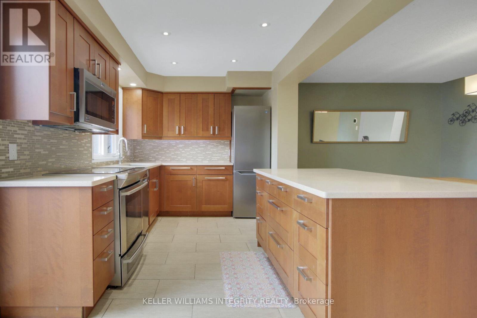 












5 - 3691 ALBION ROAD

,
Ottawa,




Ontario
K1T1P2

