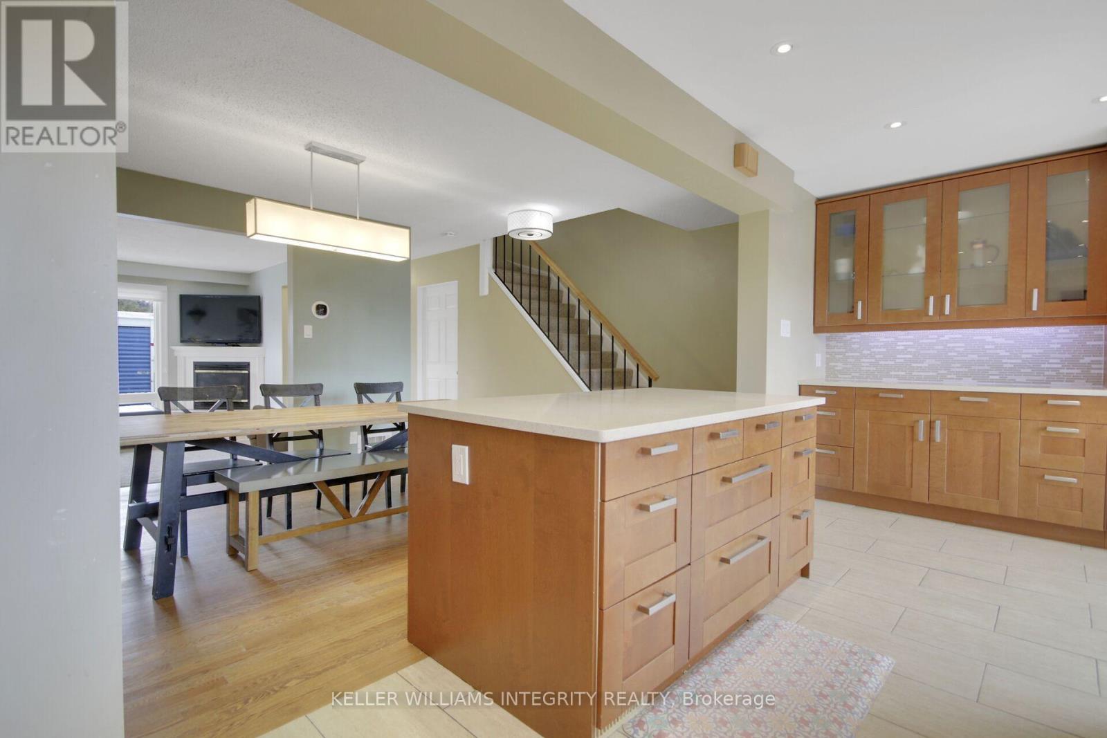 












5 - 3691 ALBION ROAD

,
Ottawa,




Ontario
K1T1P2


