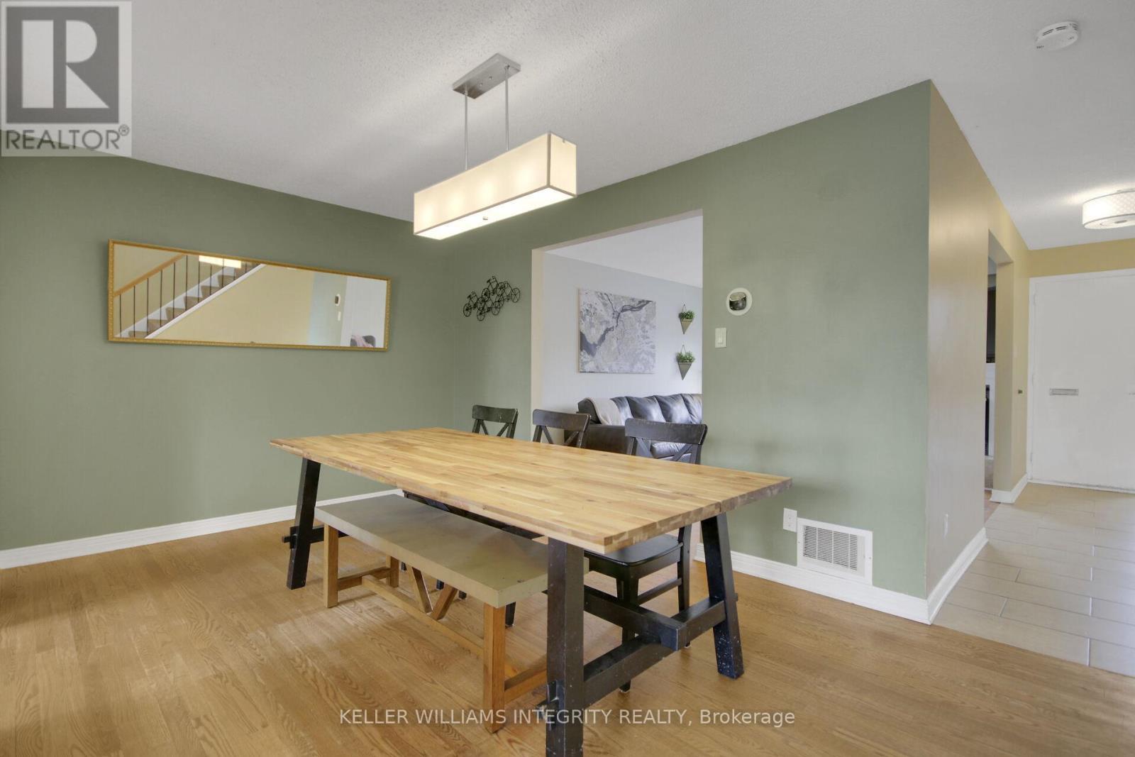 












5 - 3691 ALBION ROAD

,
Ottawa,




Ontario
K1T1P2

