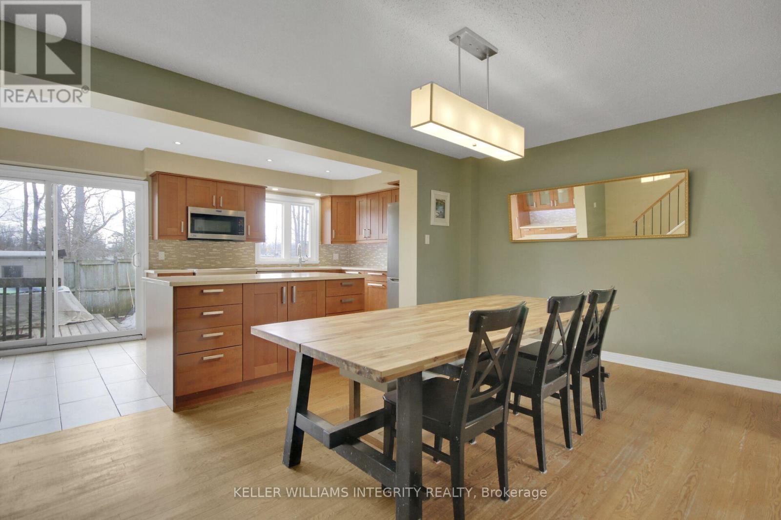 












5 - 3691 ALBION ROAD

,
Ottawa,




Ontario
K1T1P2

