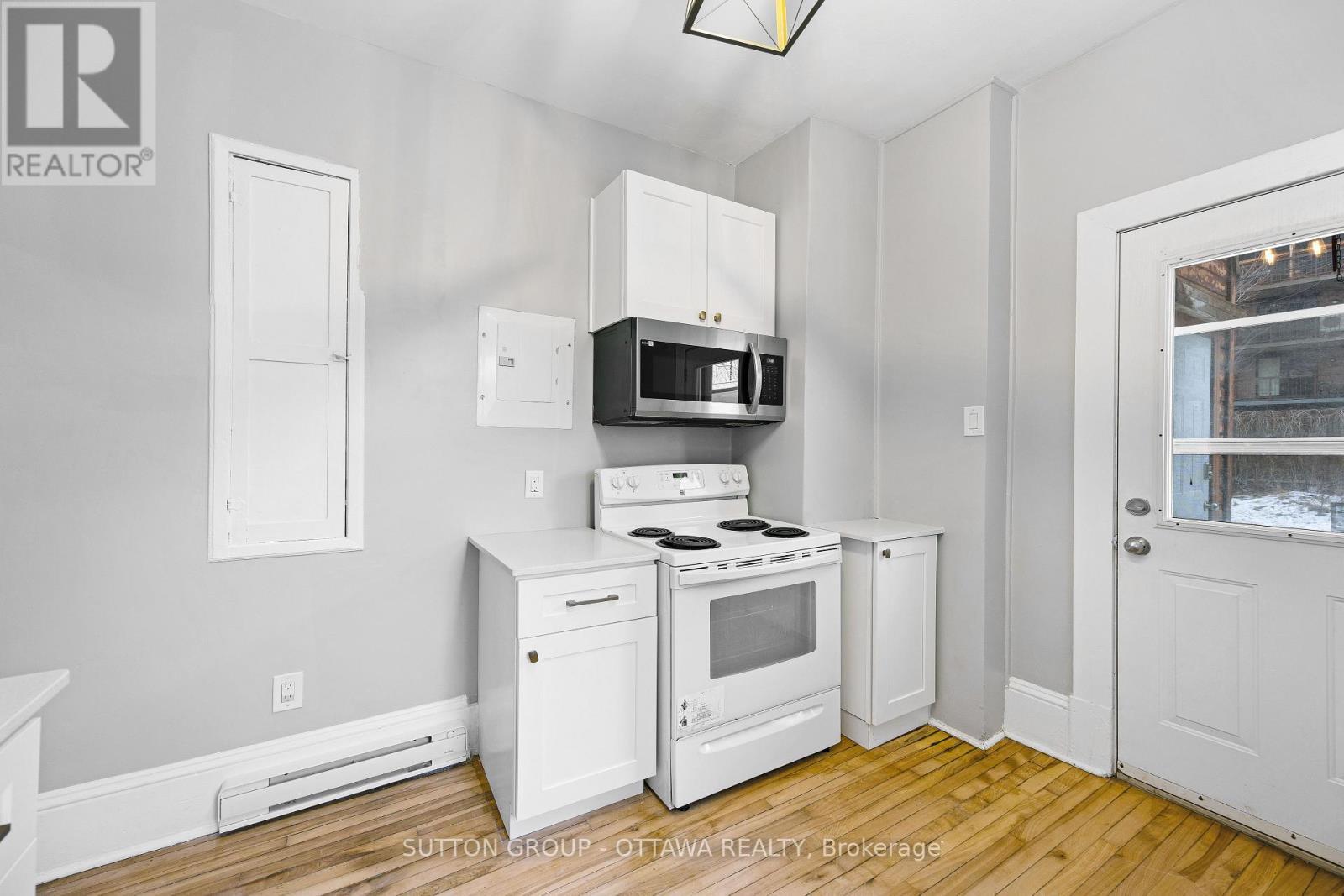 












335-337 ST PATRICK STREET

,
Ottawa,




Ontario
K1N5K6

