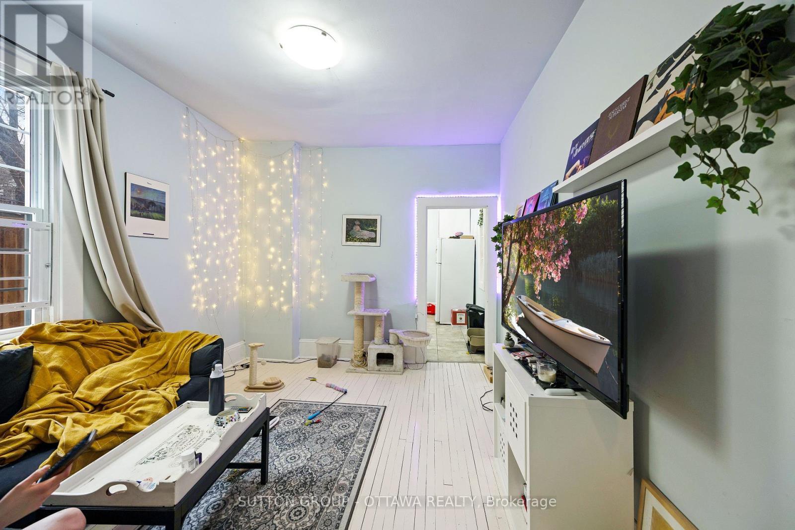 












335-337 ST PATRICK STREET

,
Ottawa,




Ontario
K1N5K6

