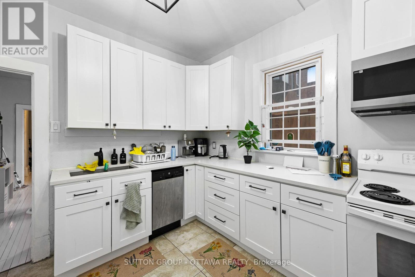 












335-337 ST PATRICK STREET

,
Ottawa,




Ontario
K1N5K6

