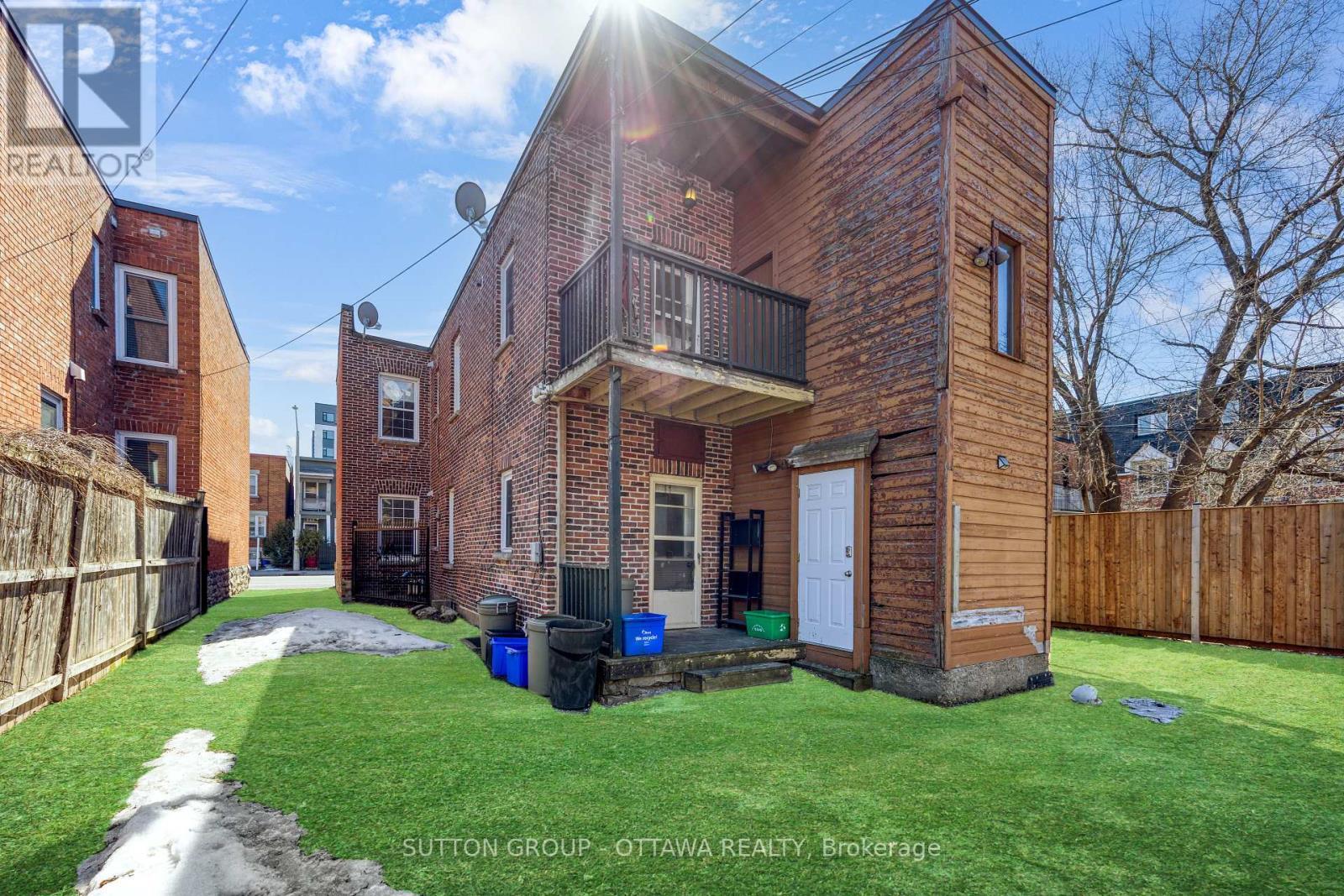 












335-337 ST PATRICK STREET

,
Ottawa,




Ontario
K1N5K6

