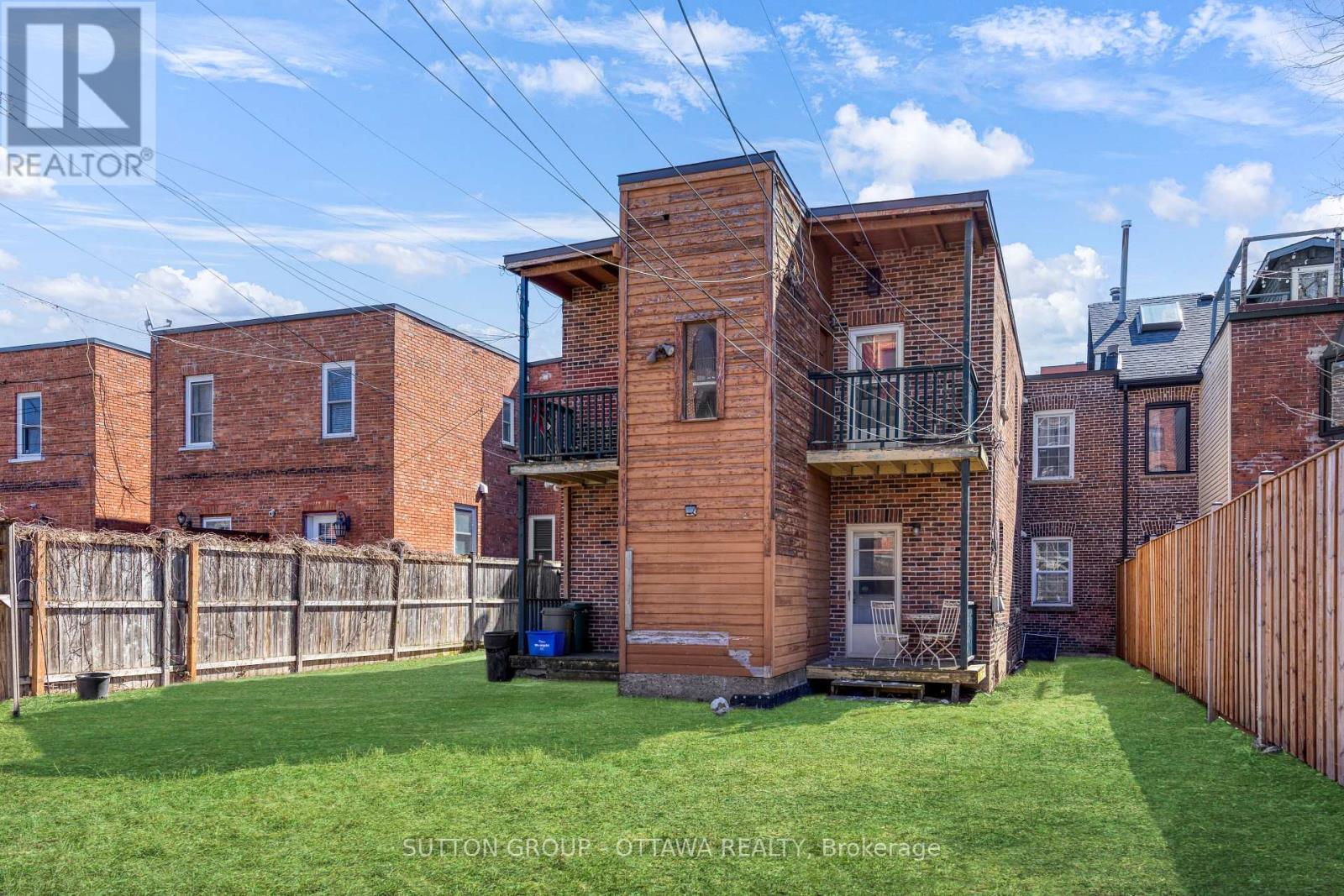 












335-337 ST PATRICK STREET

,
Ottawa,




Ontario
K1N5K6

