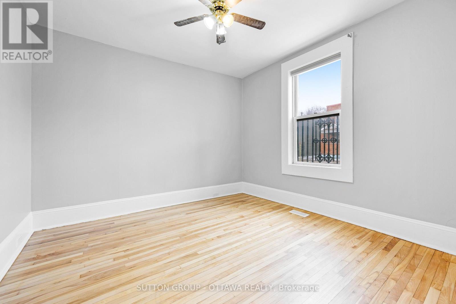 












335-337 ST PATRICK STREET

,
Ottawa,




Ontario
K1N5K6

