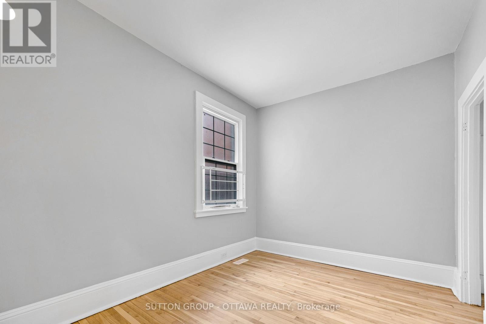 












335-337 ST PATRICK STREET

,
Ottawa,




Ontario
K1N5K6

