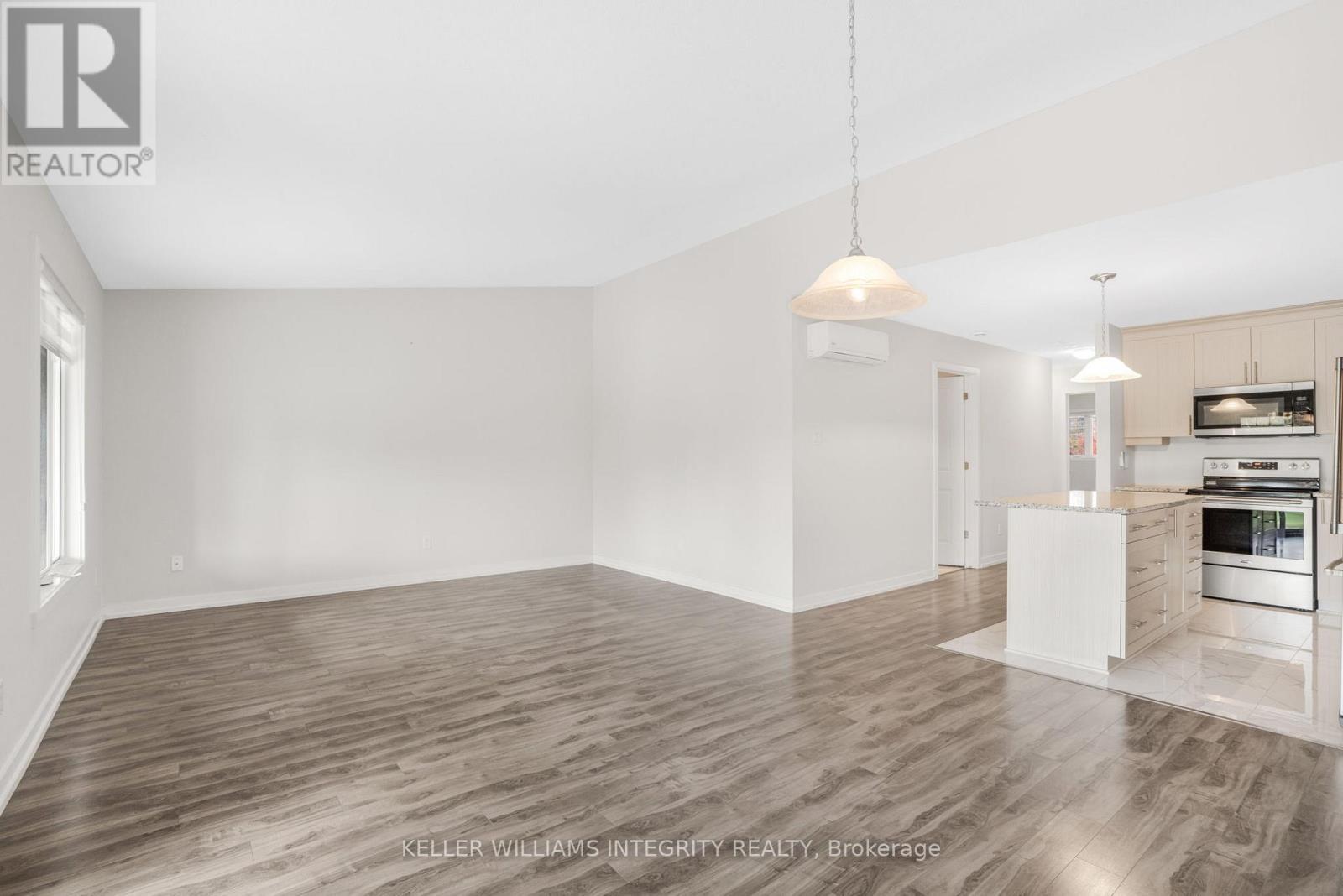 












212 - 290 MASTERS LANE

,
Clarence-Rockland,




Ontario
K4K0K5

