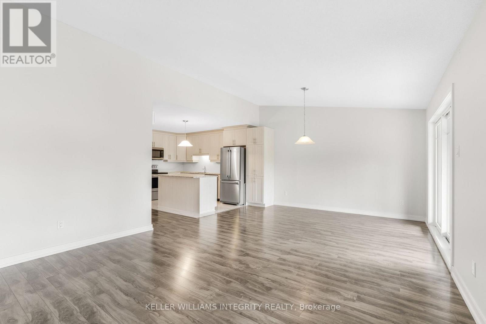 












212 - 290 MASTERS LANE

,
Clarence-Rockland,




Ontario
K4K0K5

