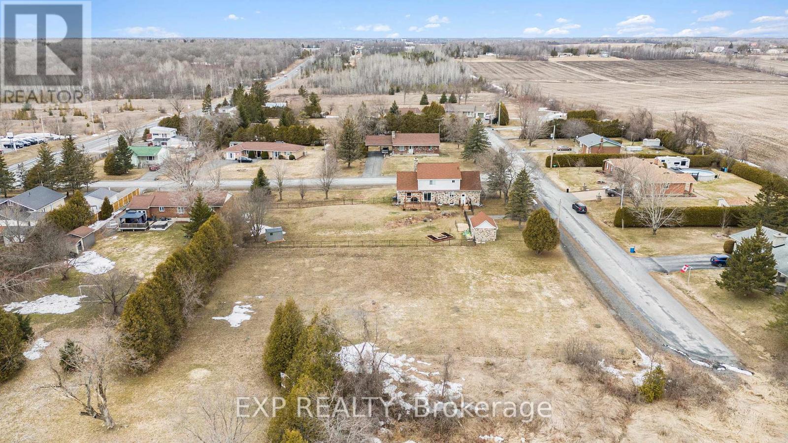 












20732 LEFEBVRE STREET

,
South Glengarry,







Ontario
K0C1L0

