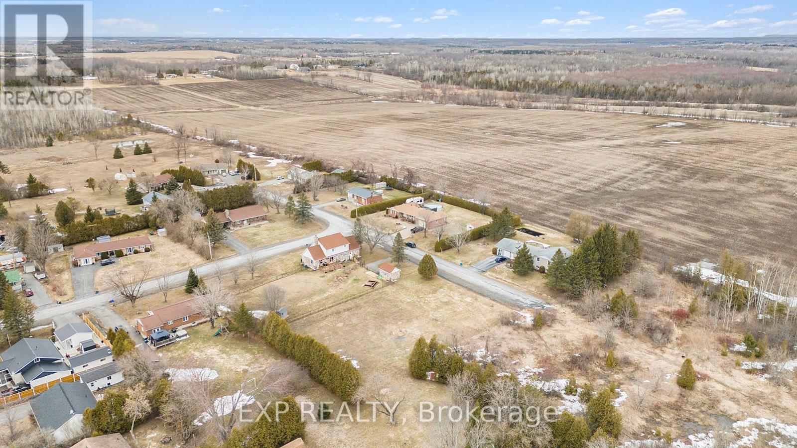 












20732 LEFEBVRE STREET

,
South Glengarry,







Ontario
K0C1L0

