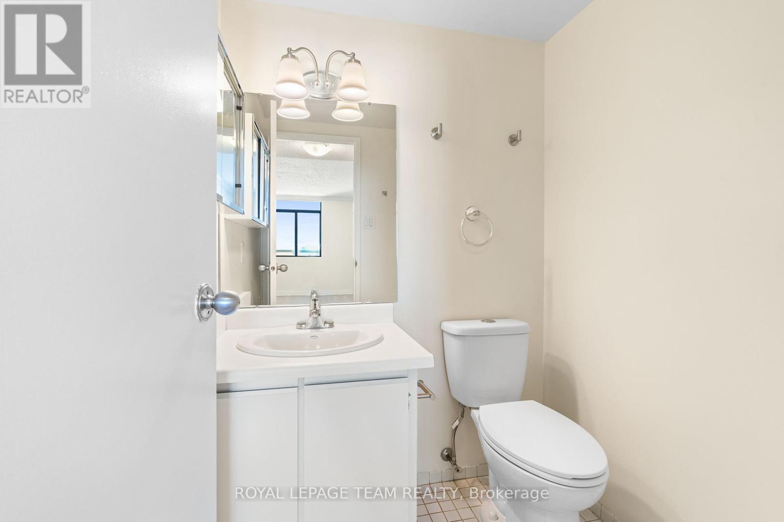 












1708 - 2871 RICHMOND ROAD

,
Ottawa,




Ontario
K2B8M5

