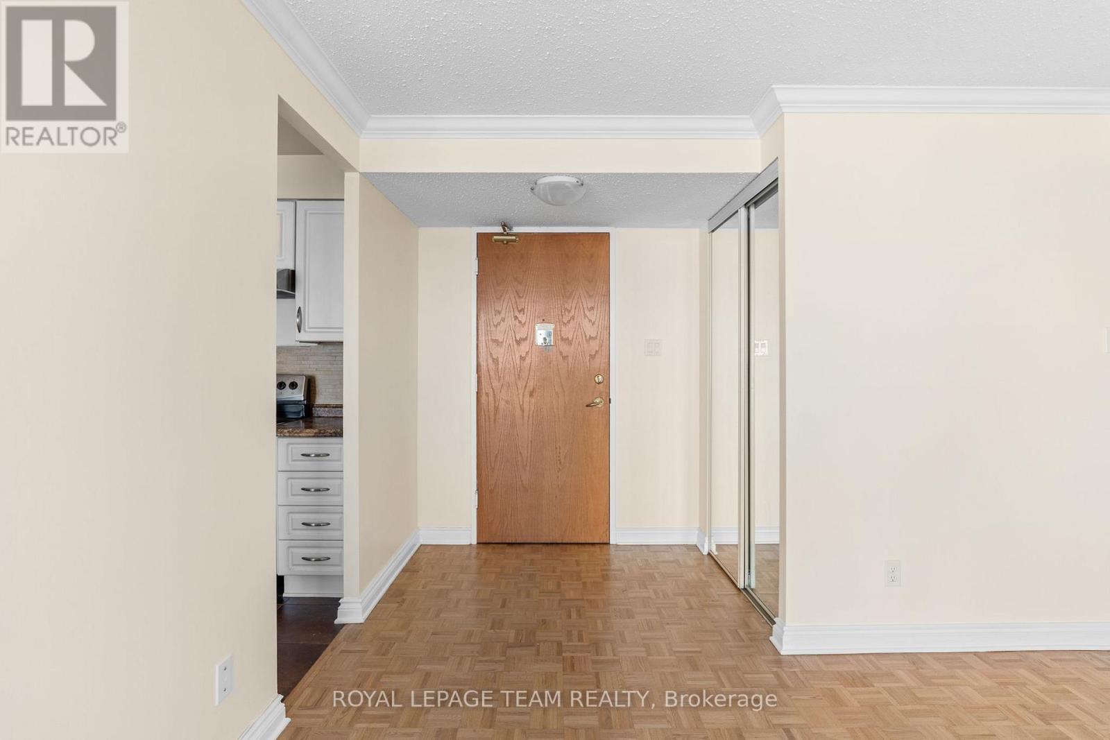 












1708 - 2871 RICHMOND ROAD

,
Ottawa,




Ontario
K2B8M5

