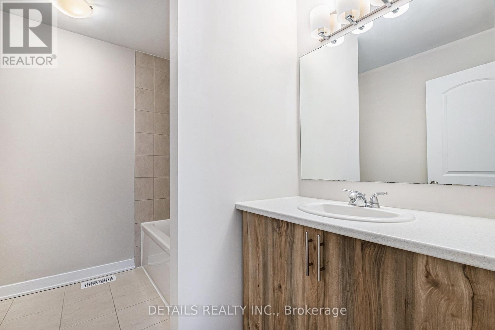 












1915 HAIKU STREET

,
Ottawa,




Ontario
K2J6W8

