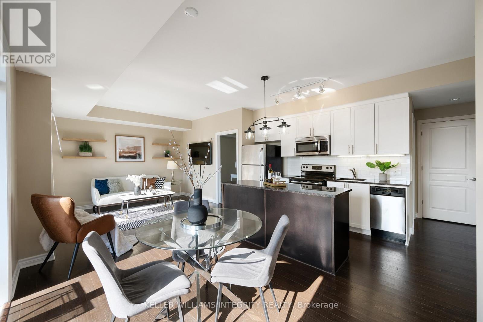 












305 - 655 BEAUPARC PRIVATE

,
Ottawa,




Ontario
K1J0B6

