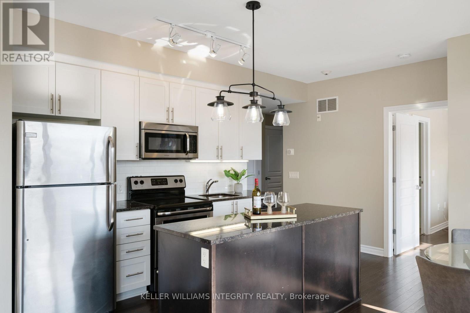 












305 - 655 BEAUPARC PRIVATE

,
Ottawa,




Ontario
K1J0B6

