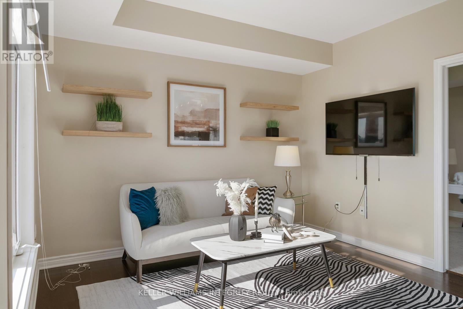 












305 - 655 BEAUPARC PRIVATE

,
Ottawa,




Ontario
K1J0B6


