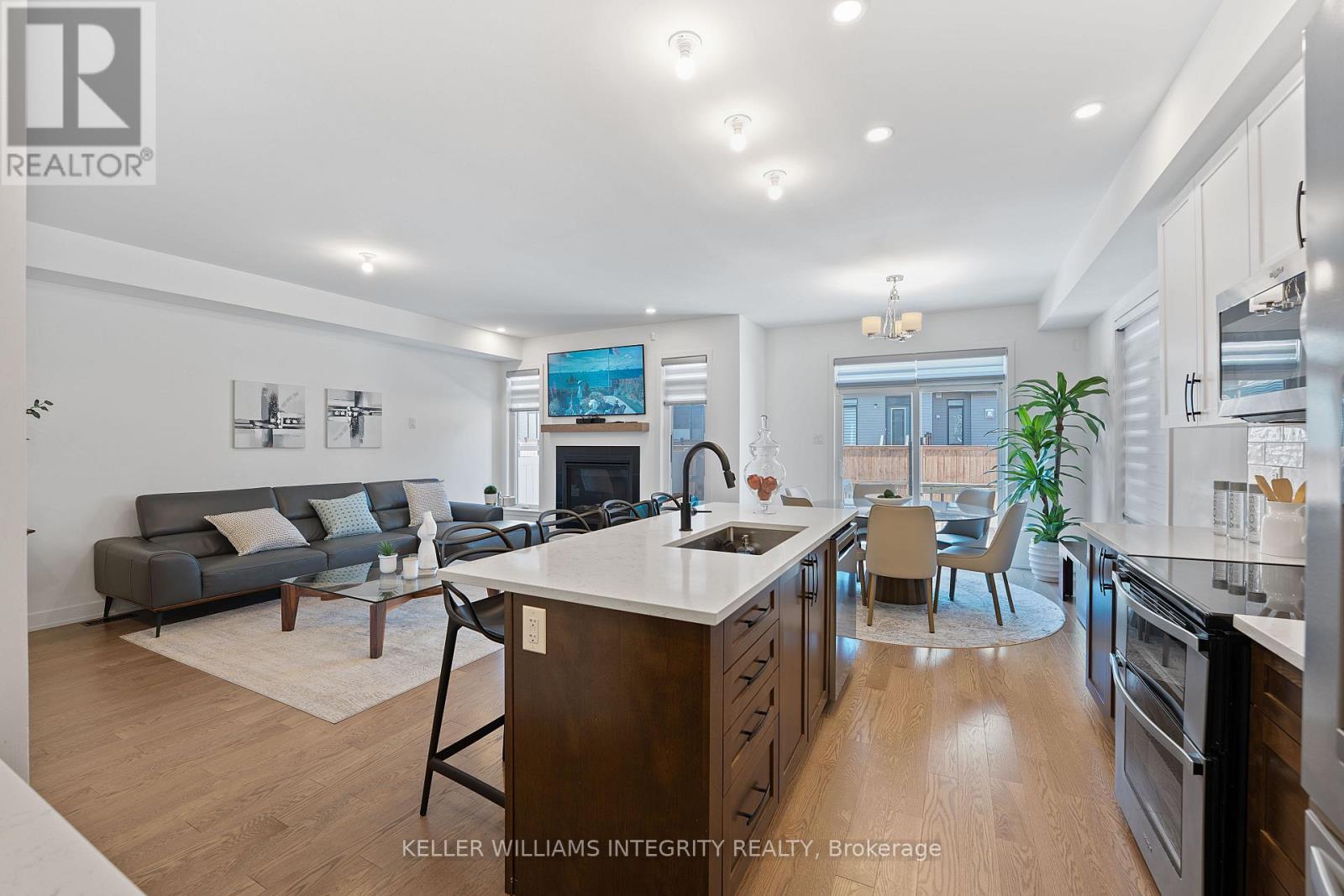 












3297 FINDLAY CREEK DRIVE

,
Ottawa,




Ontario
K1T0V2

