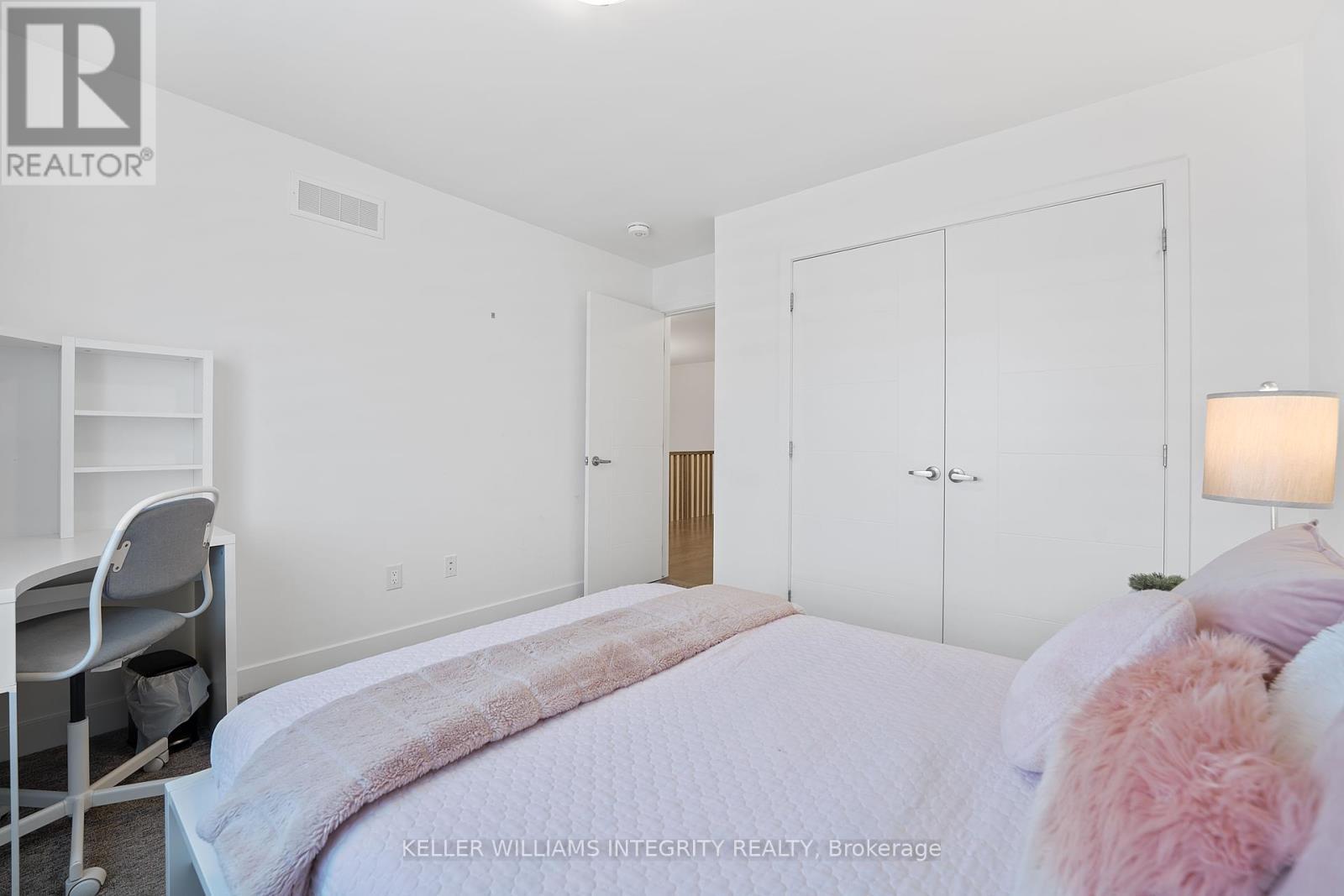 












3297 FINDLAY CREEK DRIVE

,
Ottawa,




Ontario
K1T0V2

