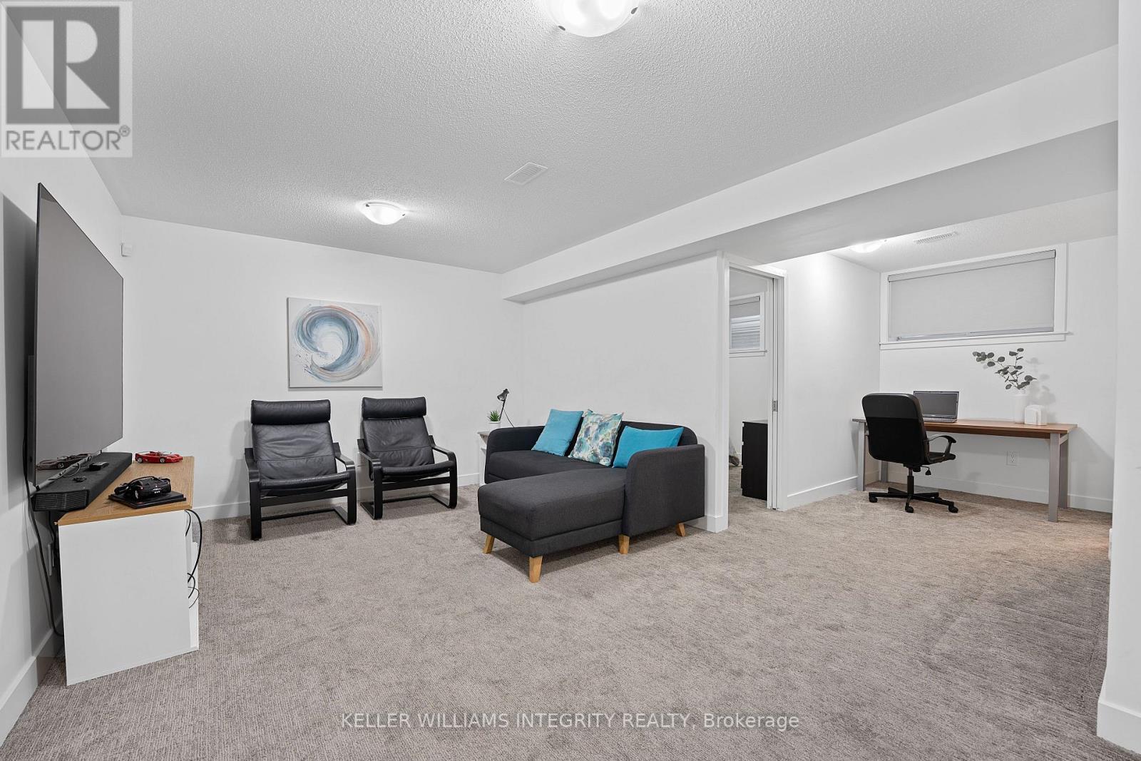 












3297 FINDLAY CREEK DRIVE

,
Ottawa,




Ontario
K1T0V2

