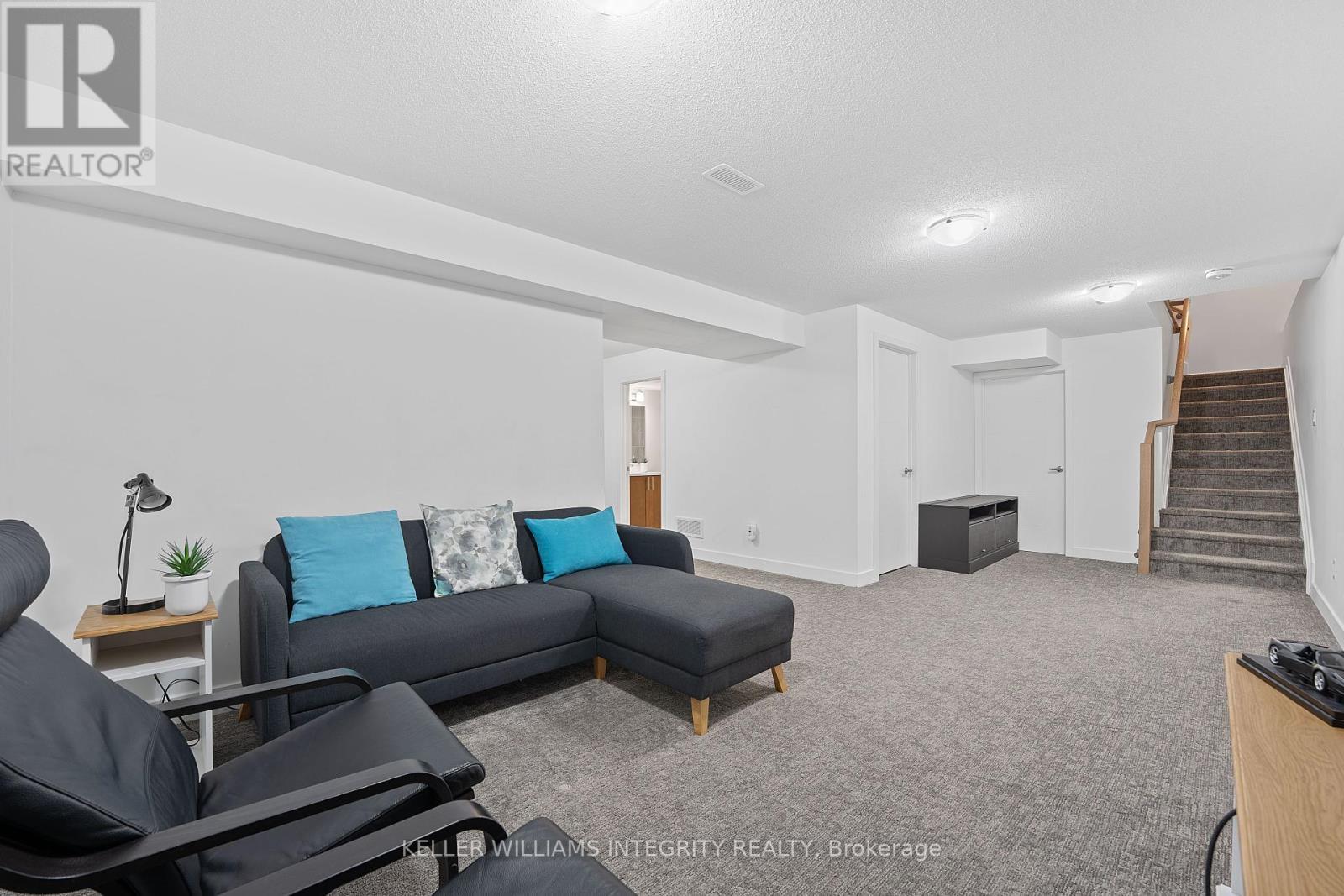 












3297 FINDLAY CREEK DRIVE

,
Ottawa,




Ontario
K1T0V2

