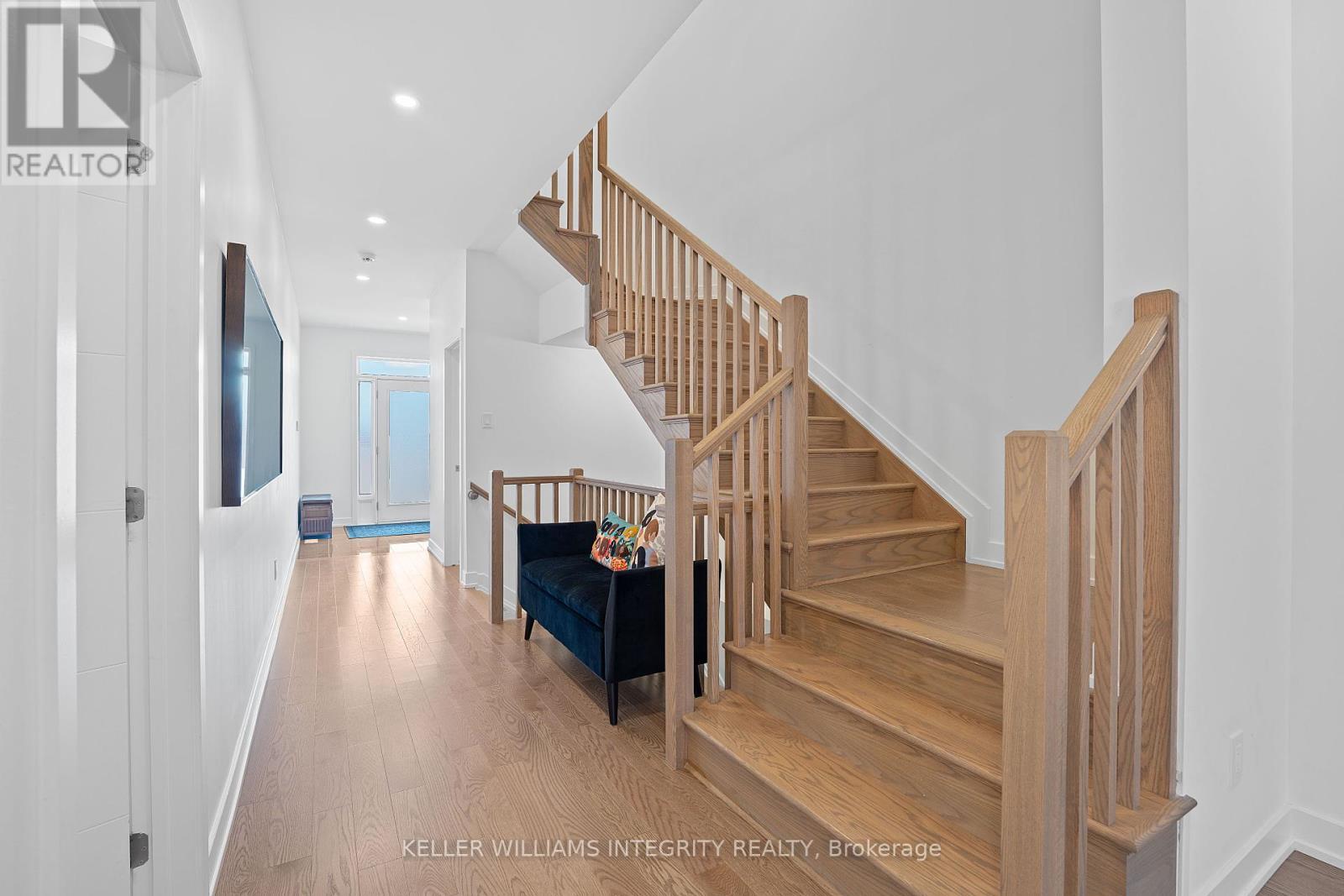 












3297 FINDLAY CREEK DRIVE

,
Ottawa,




Ontario
K1T0V2

