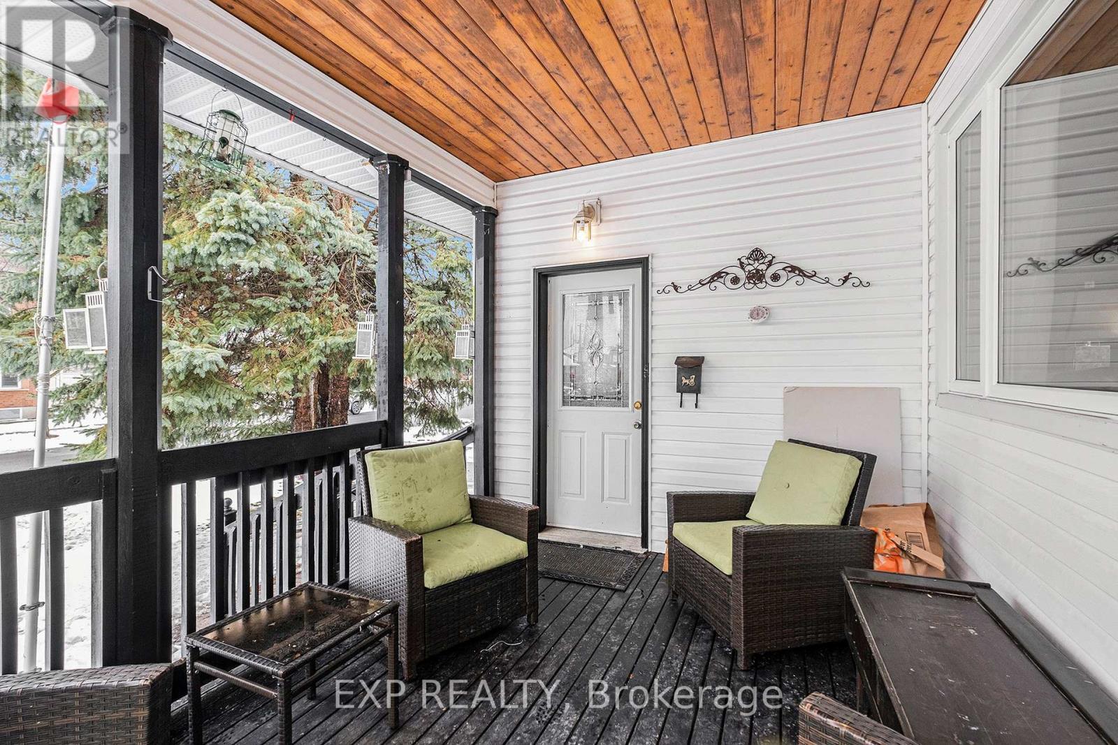 












1465 QUEENSDALE AVENUE

,
Ottawa,




Ontario
K1T1J2


