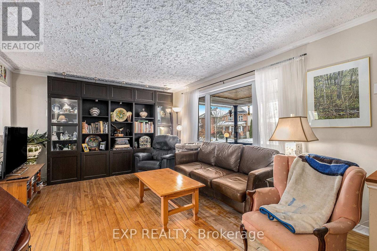 












1465 QUEENSDALE AVENUE

,
Ottawa,




Ontario
K1T1J2

