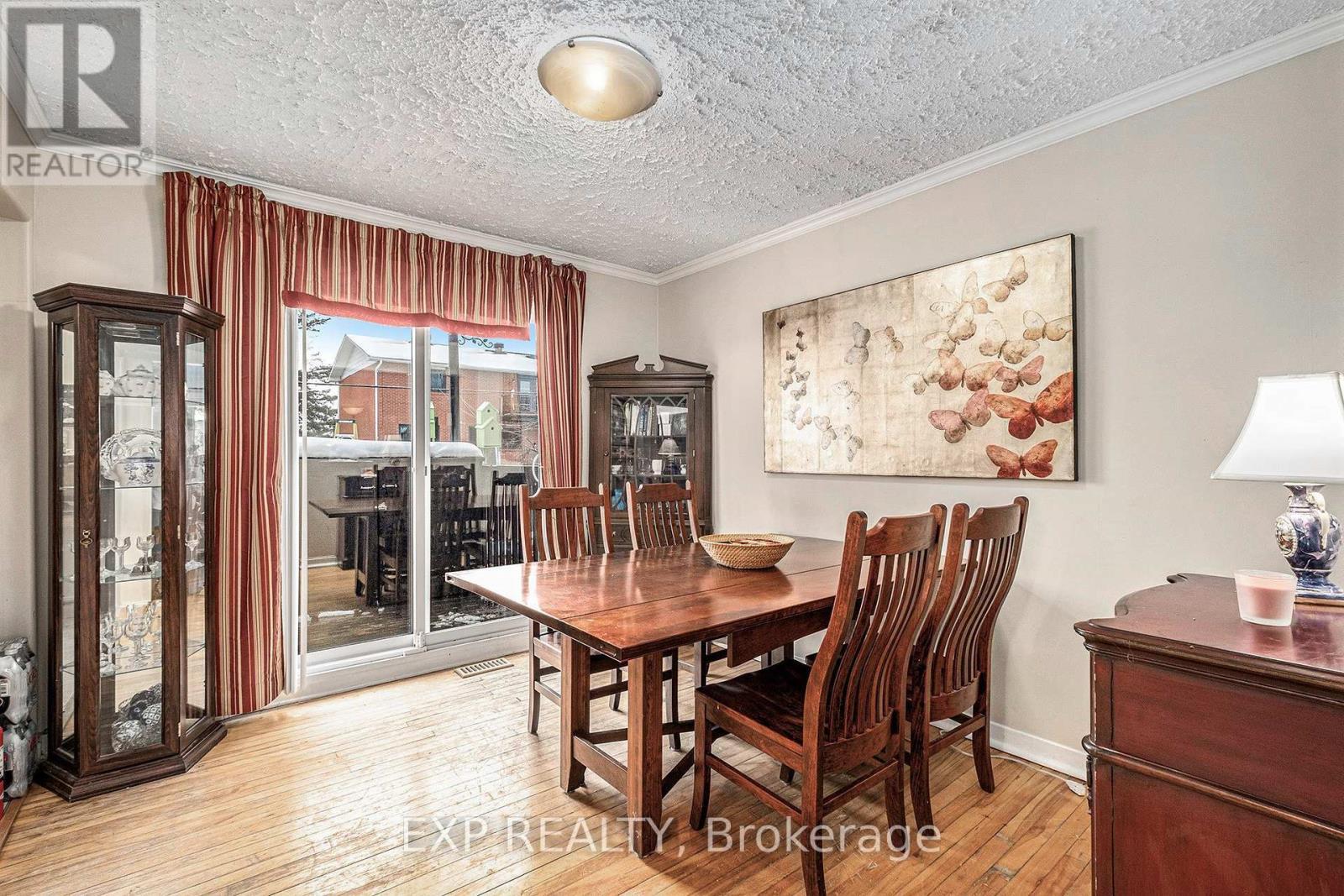 












1465 QUEENSDALE AVENUE

,
Ottawa,




Ontario
K1T1J2

