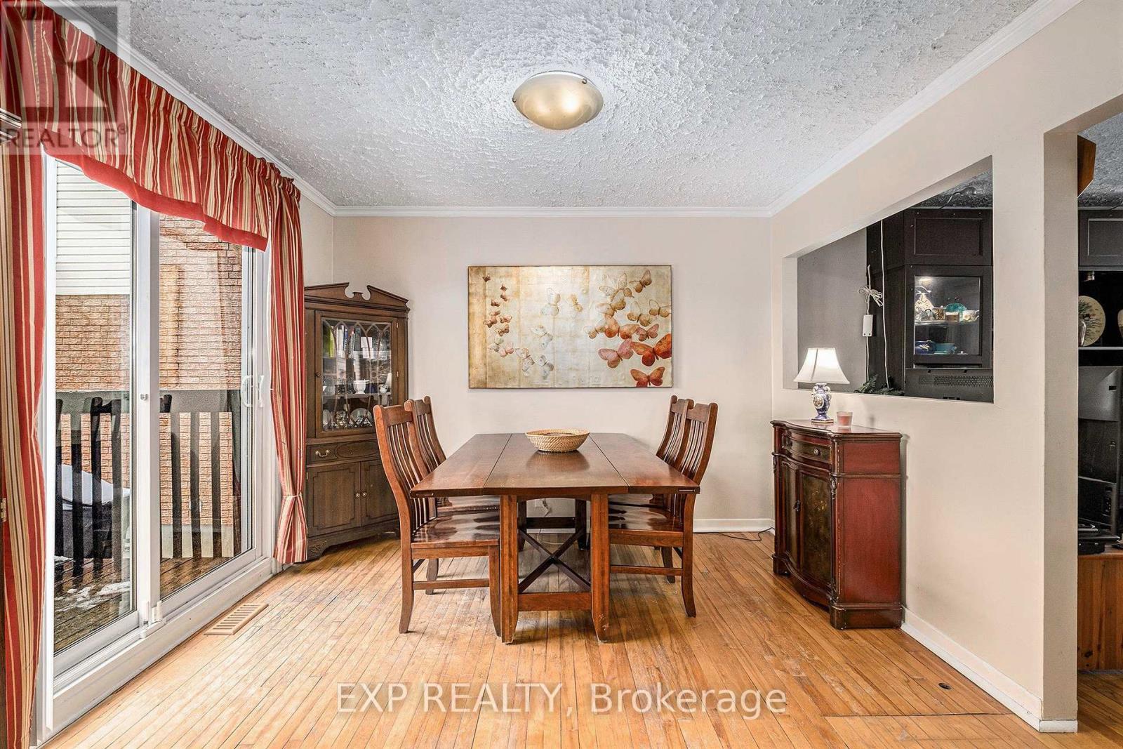 












1465 QUEENSDALE AVENUE

,
Ottawa,




Ontario
K1T1J2

