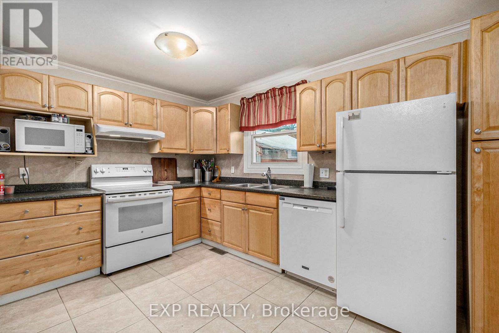 












1465 QUEENSDALE AVENUE

,
Ottawa,




Ontario
K1T1J2


