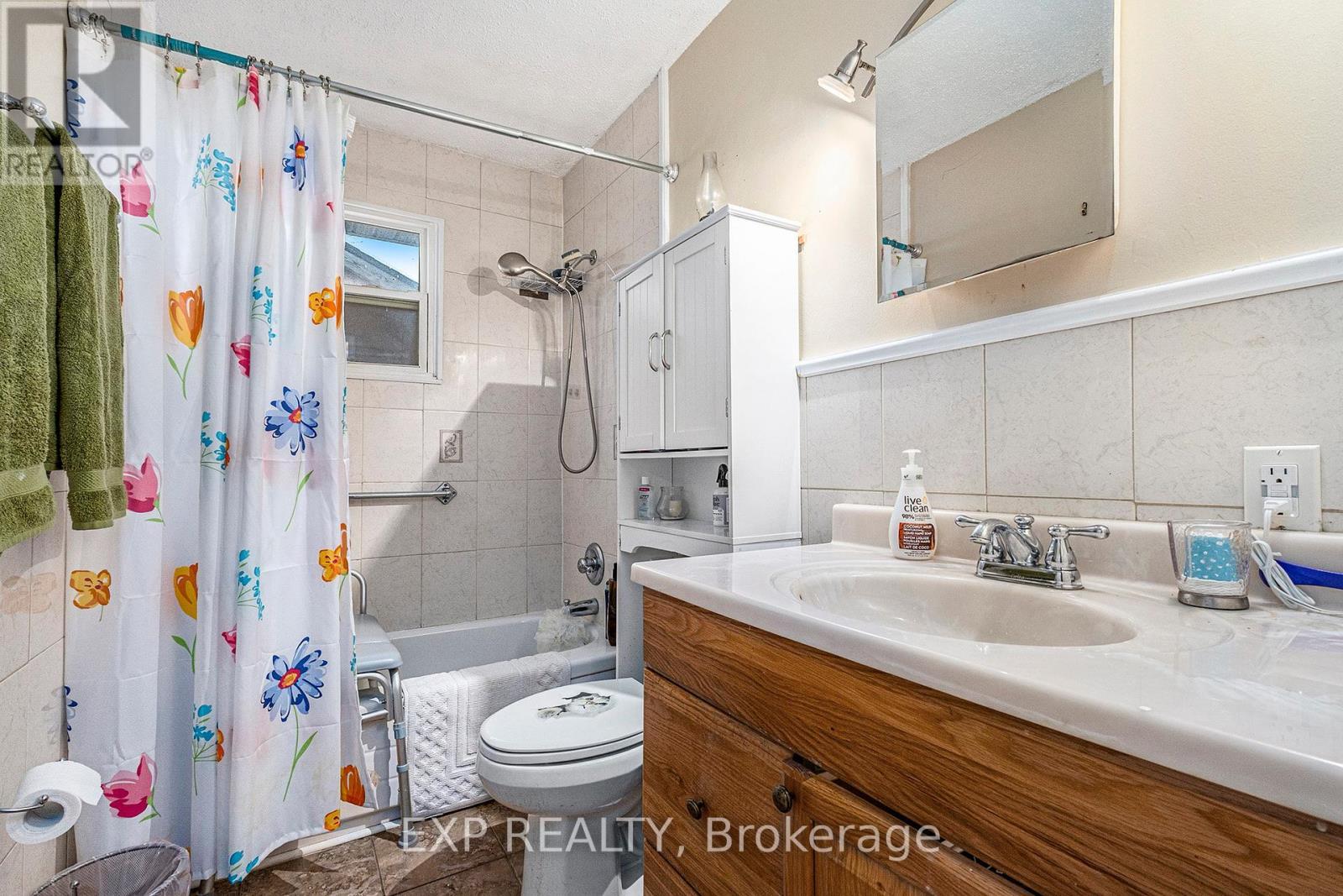 












1465 QUEENSDALE AVENUE

,
Ottawa,




Ontario
K1T1J2

