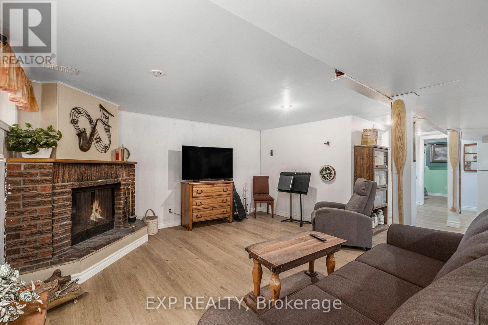 












1465 QUEENSDALE AVENUE

,
Ottawa,




Ontario
K1T1J2

