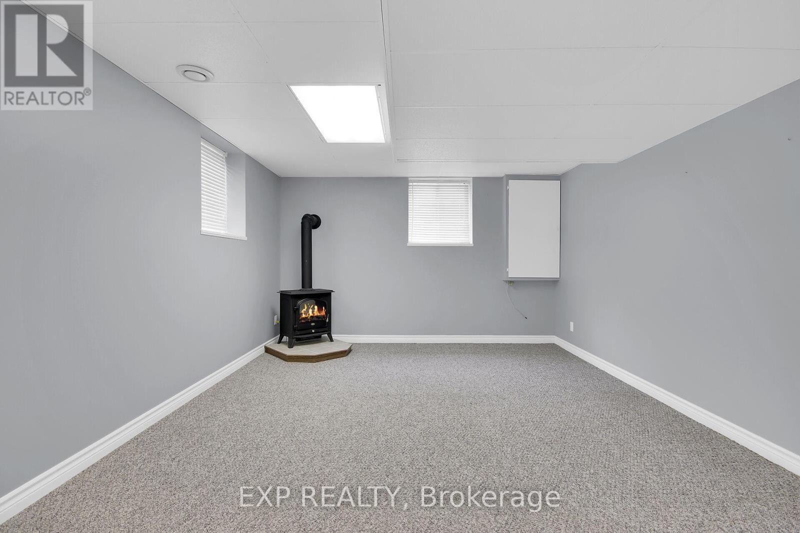 












40 EVELYN STREET

,
Mississippi Mills,




Ontario
K0A1A0

