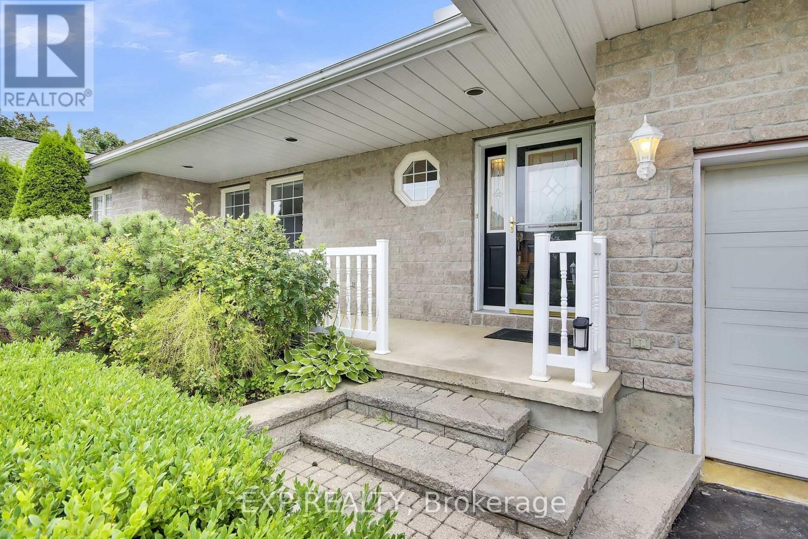 












40 EVELYN STREET

,
Mississippi Mills,




Ontario
K0A1A0

