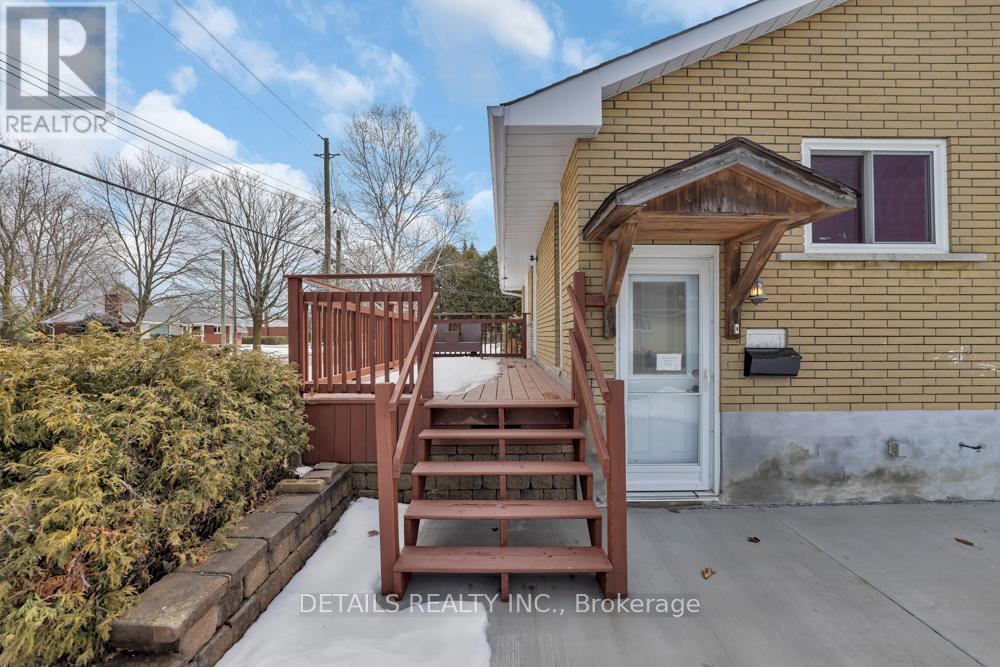 












101 CHARLES STREET

,
Arnprior,




Ontario
K7S1A9

