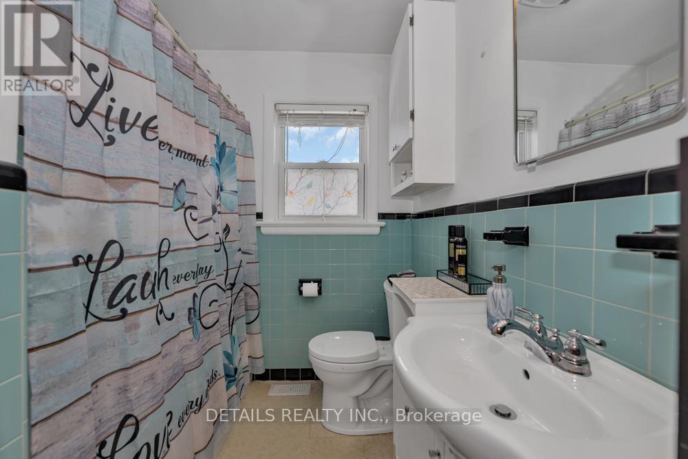 












101 CHARLES STREET

,
Arnprior,




Ontario
K7S1A9

