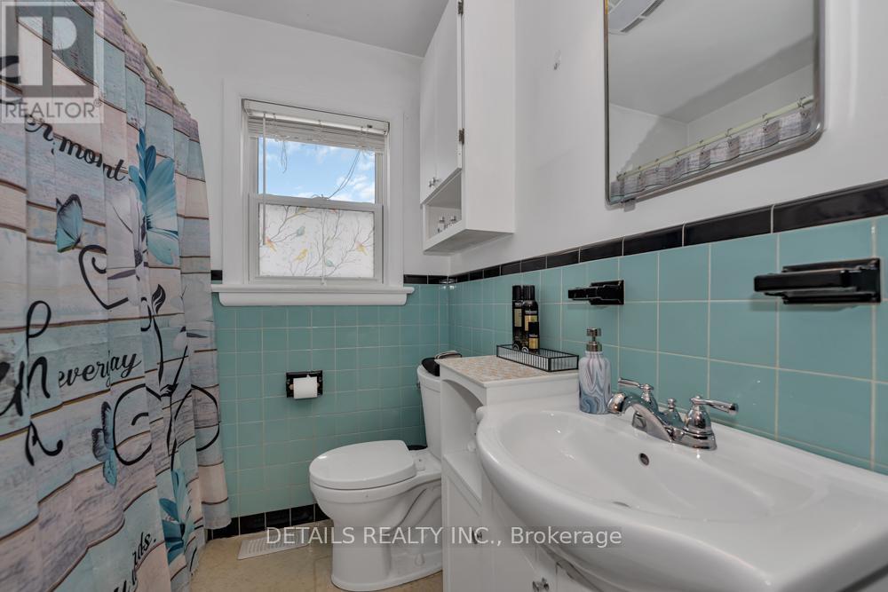 












101 CHARLES STREET

,
Arnprior,




Ontario
K7S1A9

