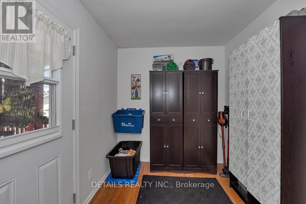 












101 CHARLES STREET

,
Arnprior,




Ontario
K7S1A9

